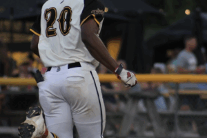 Tobs Clinch Top-Two Seed with 6th Straight W